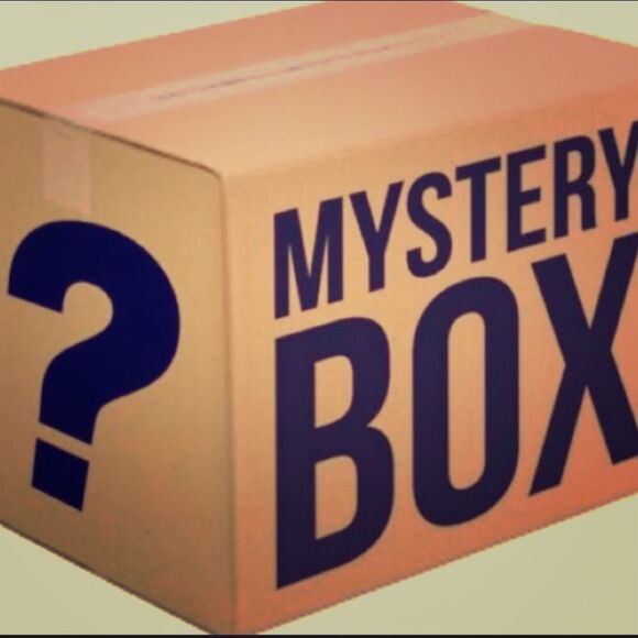 NWT- Bath & Body Works Mystery Box 8pc- Full Size - Picture 1 of 1